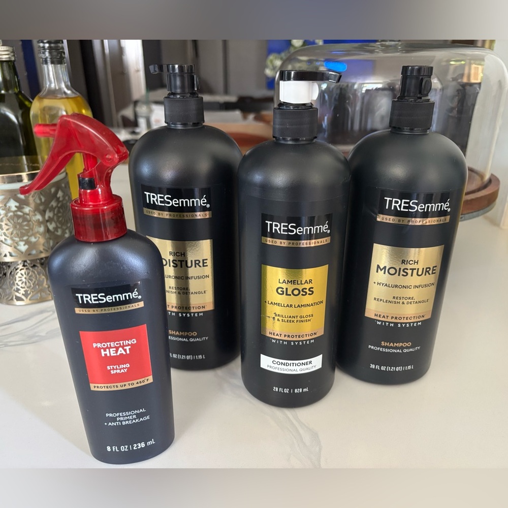 TRESemmé Rich Moisture and Lamellar Gloss Hair Set